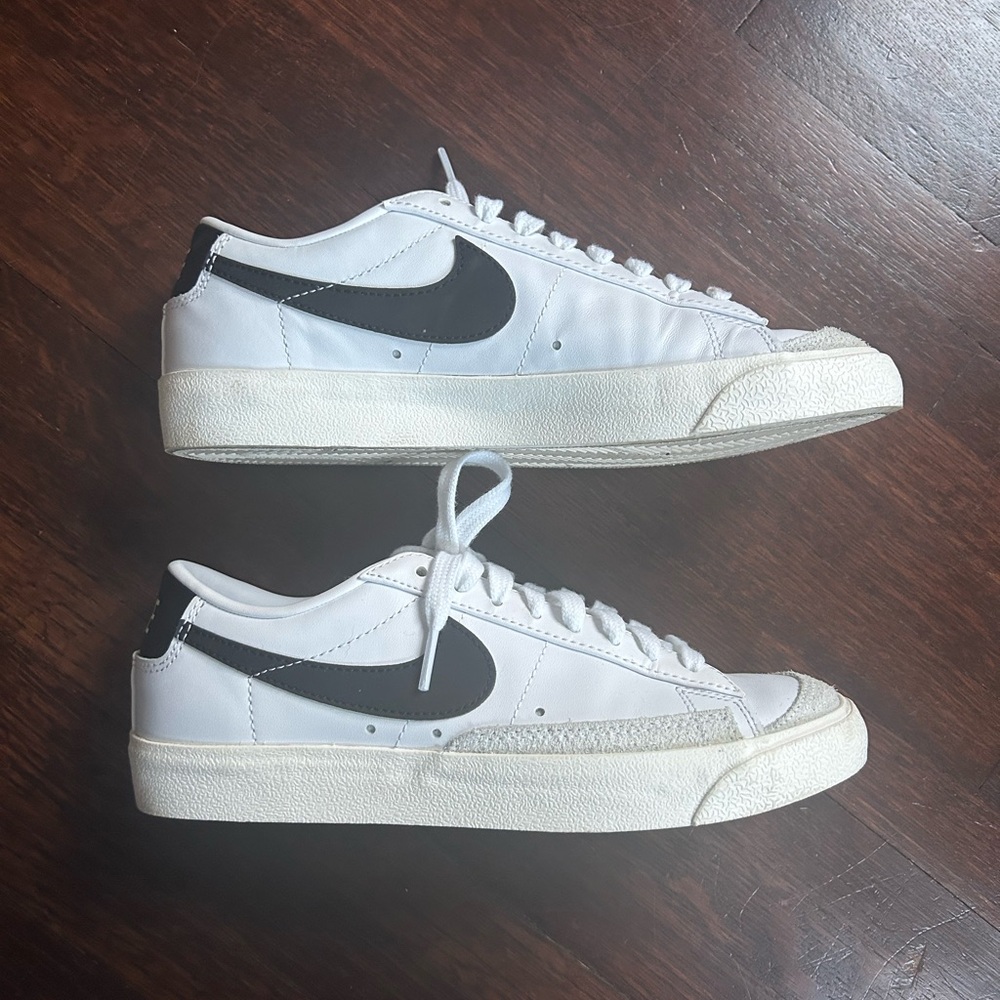 Nike Women’s Blazer Low 77s, sz 8 Sneakers
